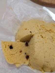 レーズン蒸しパン